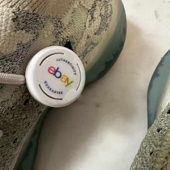 adidas Yeezy Boost 380 - Picture 4 of 6